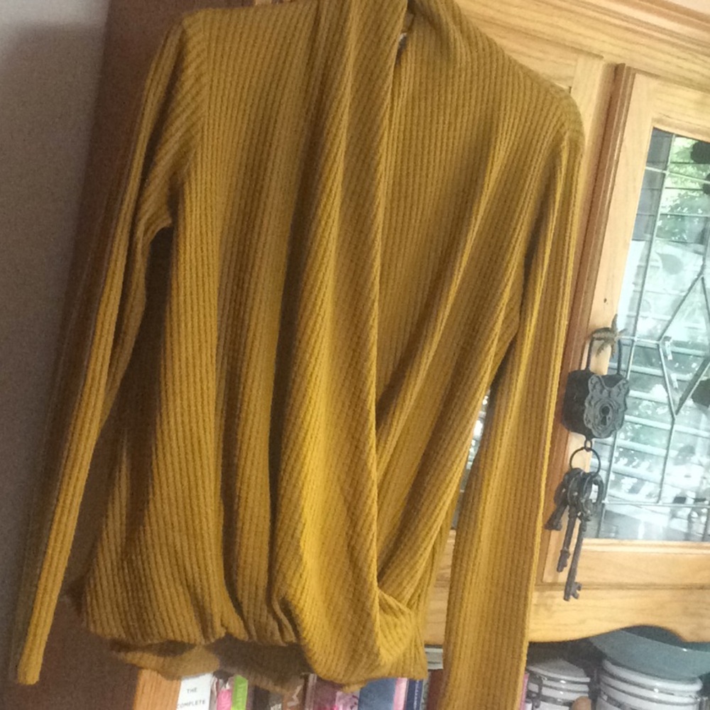 Anthropologie Mustard color waffled Top Size M